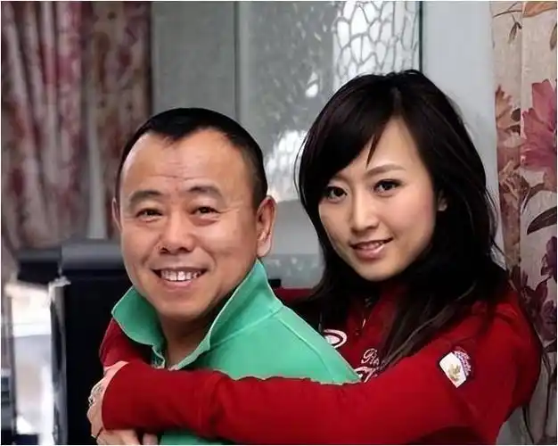 潘长江65岁陷晚节风波名和利救不了崩塌形象艺术家光环不再