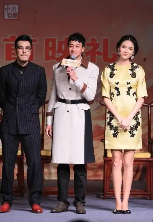 第二标杆模特人物:张梓琳(182cm),李斯羽(182cm),郭品超等人所以