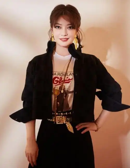 有种整容叫赵薇扎麻花辫大妈秒变少女换发型像换头