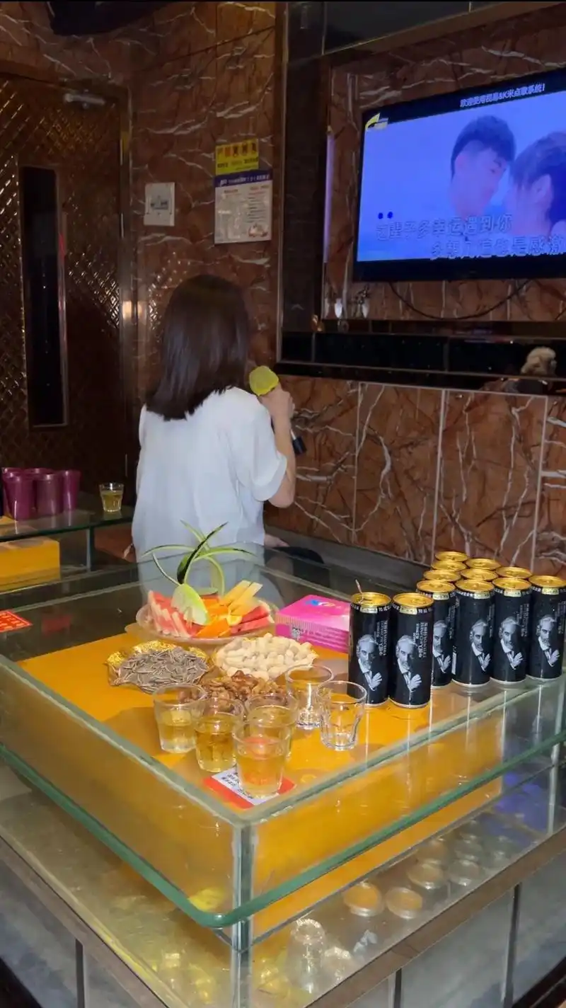 惠州仲恺深鹏广场卡乐迪ktv唱歌