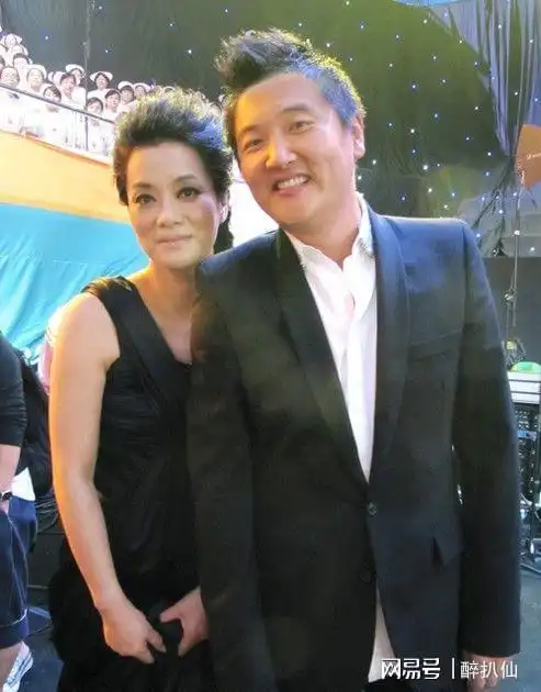 毛阿敏39岁嫁富豪40岁冒险产子丈夫离世留下260亿