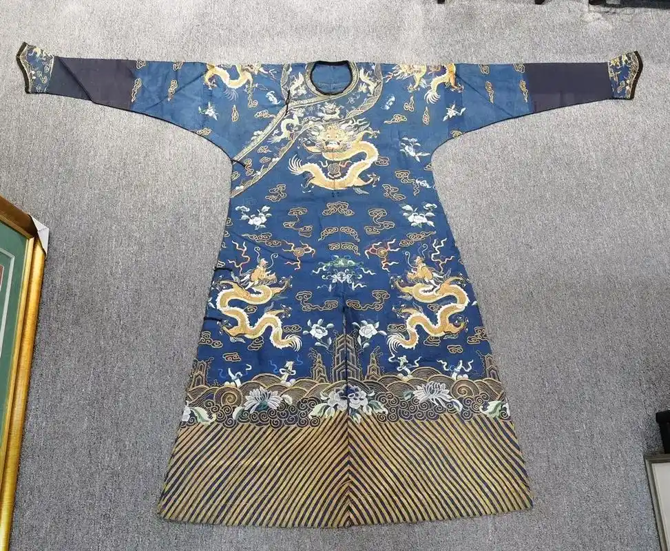 蟒袍 #手工绣 #国风古韵 清代盘金绣蟒袍. 清道光咸丰, - 抖音