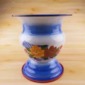 高脚加厚痰盂价格