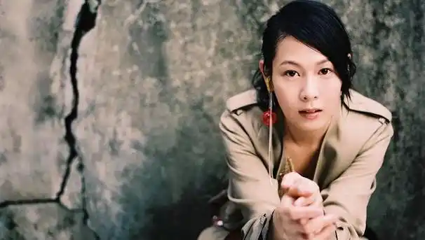 著名歌手刘若英痴恋大10岁恩师为何最后情定北京富豪