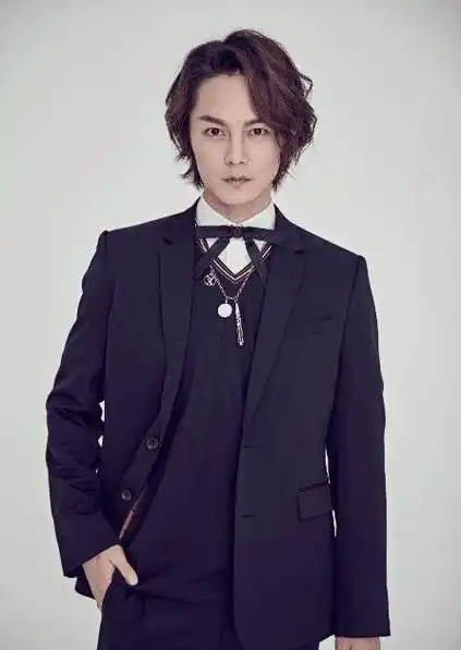 有种"整容"叫尹正剪头,仅仅换个发型而已,却感觉像吴彦祖本人_网友