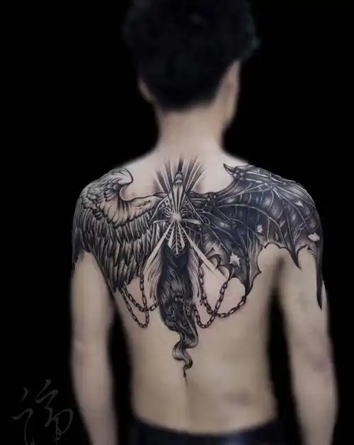 天使恶魔纹身图片_背部天使与恶魔善恶翅膀纹身图案
