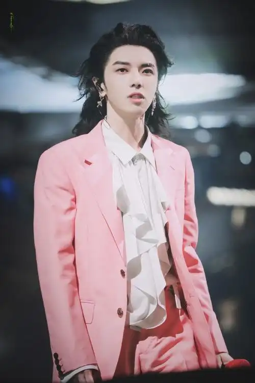 唱人间作乐 唱风吟此刻华晨宇超话95#2021华晨宇火星演唱会