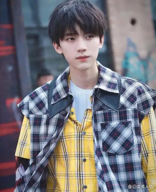 00后男四帅分别是陈飞宇,周翊然,王星越,范丞丞.而00后女四美分别是