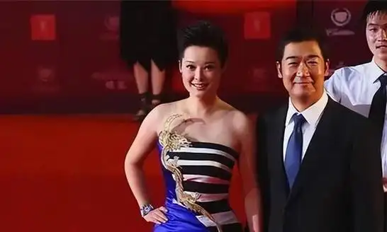 再看"疯女人"袁立,才明白她才是真的"人间清醒"|徐威|邓婕|张国立