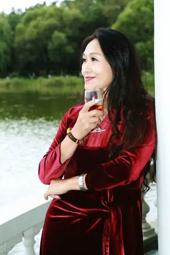 红酒～旗袍～女人