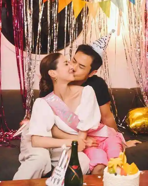 香港小姐冠军陈凯琳过32岁生日,与众亲友坐游艇出海,泳衣出镜身材很