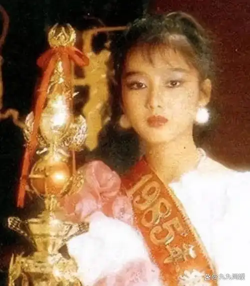 刘德华老婆朱丽倩,被天王雪藏23年,46岁高龄产女