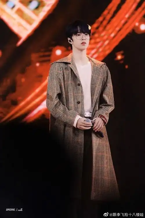 刘耀文 超绝少年气#lyw#刘耀文 目光磁石#刘耀文戴眼镜真的太绝涟叭