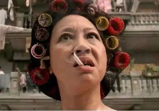 周星驰《功夫》里的包租婆,谁能想到年轻时竟然是校花,照片为证_手机