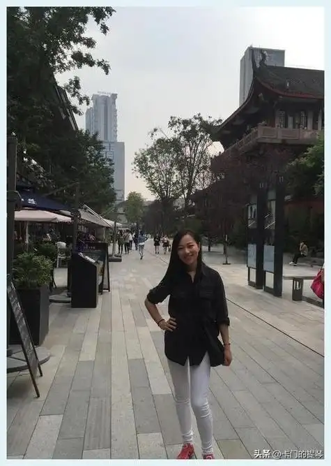 上海空姐嫁大10岁德国光头大叔,生3个混血女儿,却在德国租房住|王佳