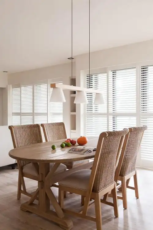 舒适宜家风餐厅餐桌设计