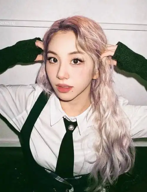 试图收集一些twice孙彩瑛的漂亮照片