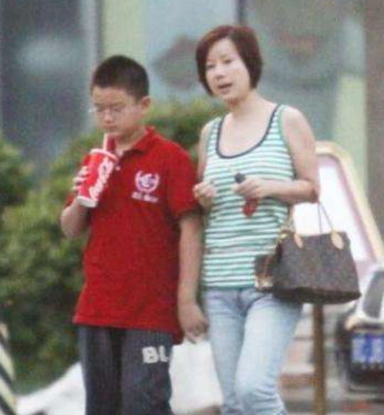 满文军的前妻李俐:后悔让前夫卷入吸毒风波,富婆背景至今成谜