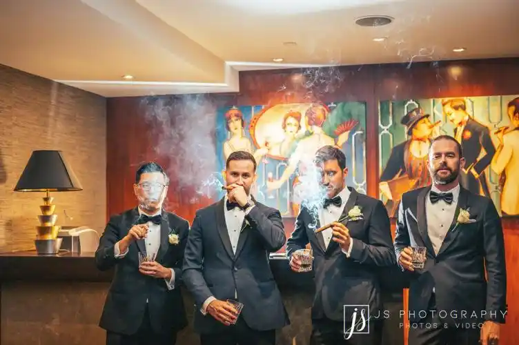 雪茄威士忌男人是快乐