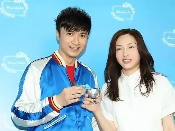 古巨基她以经纪人身份陪伴我22年52岁为我高龄产子能不爱吗