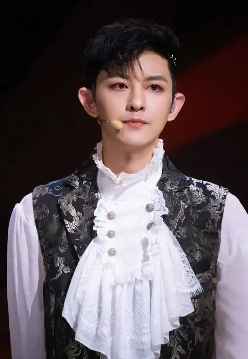 《披荆斩棘的哥哥》第五期剧照图片分享给大家,庄濠全,艺名敖犬,台湾