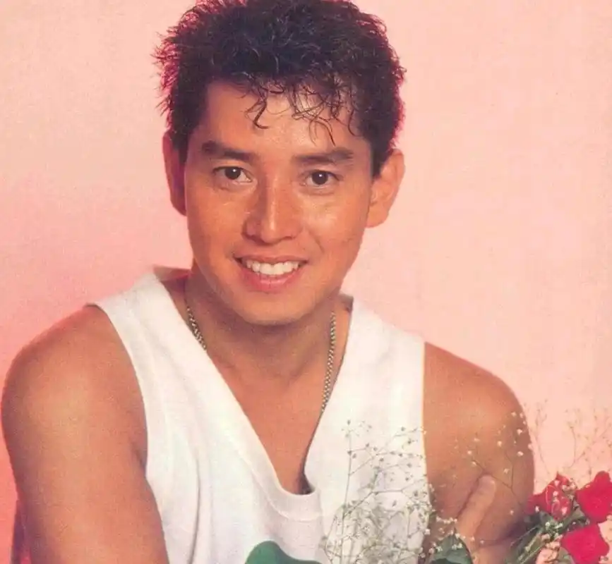 原创69岁谭咏麟上央视综艺虽尽力演唱但高音差强人意校长真的老了