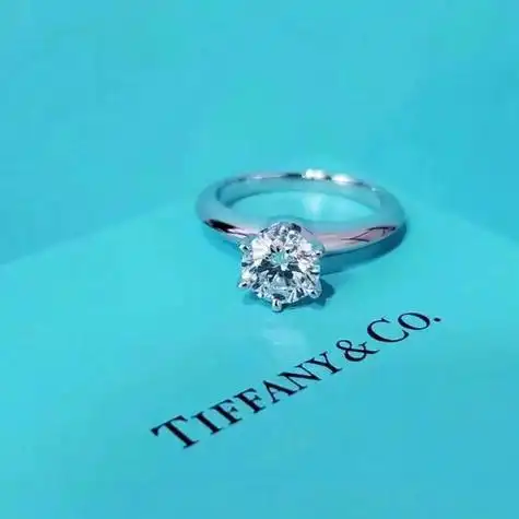 蒂芙尼钻戒经典款六爪所有款 蒂芙尼经典六爪钻戒细节图片-卜安居