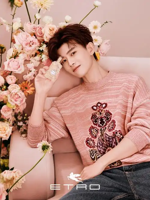 与boss@任嘉伦allen在缱绻馥郁中,赴一场#etro乌代布尔炙爱之约#.