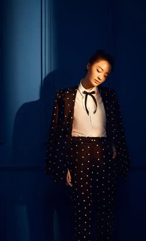 孙铱时尚干练写真图片,明星,高清,时尚,干练,美女明星,孙铱