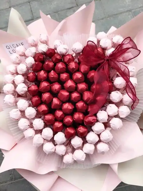 99支心型棒棒糖花束