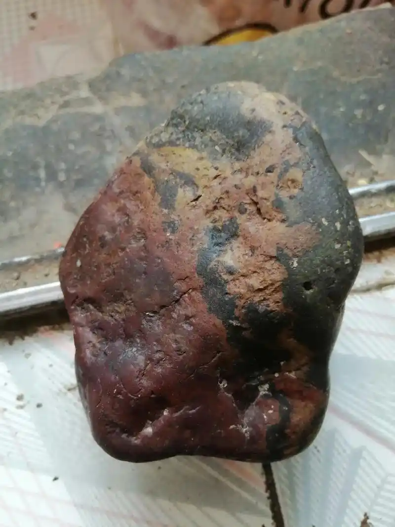 石友们,今天发两块月球石陨石,橄榄石石陨石,无磁性,石头精美 - 抖音