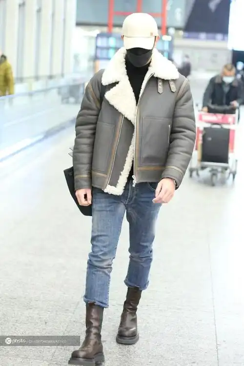 街拍杜江羊羔毛皮夹克切尔西短靴这身穿得蛮有型