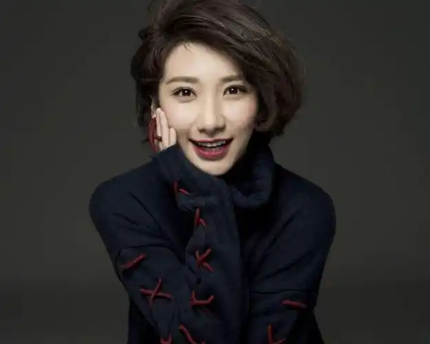 火星情报局洪冰瑶十年磨一剑 谈薛之谦是段子手