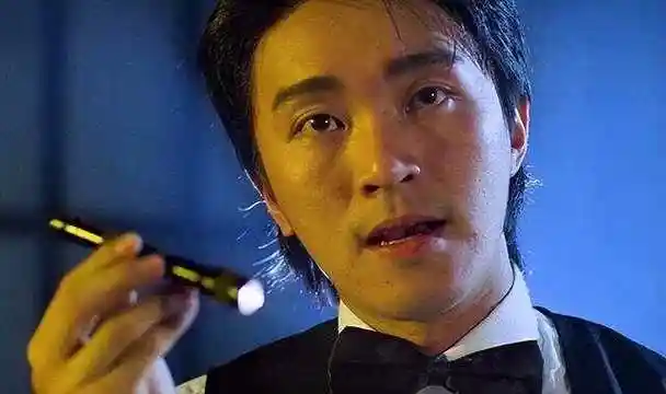 成龙老了,李连杰老了,周星驰也老了,而68的他看起来像30岁