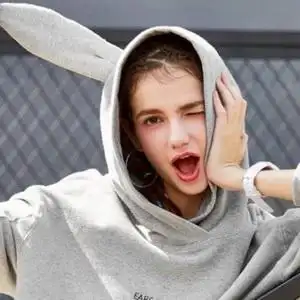 清纯唯美欧美女孩微信头像16