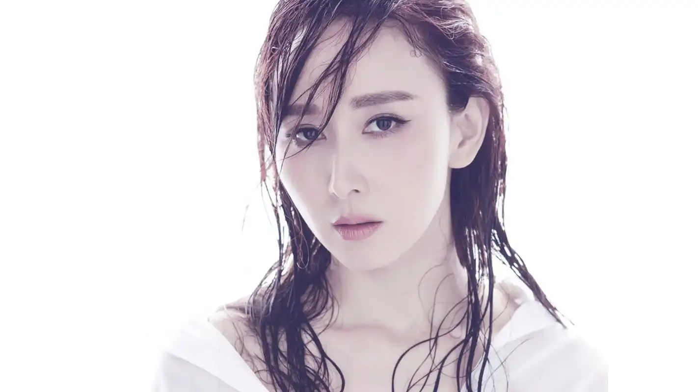 胡静性感女明星湿身写真电脑桌面壁纸