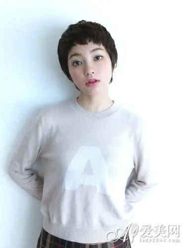 短发露眉才时尚 十款短刘海发型任选