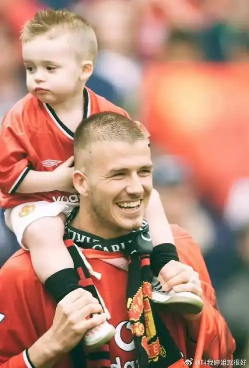 令人动容的父子传承#基耶萨,舒梅切尔,都是足坛的子承父业,然鹅,始父