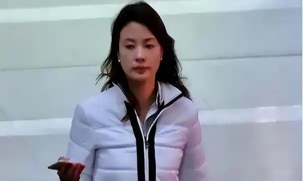 她是央视最苦命女人丈夫诈骗入狱男友被判死缓46岁无人敢娶