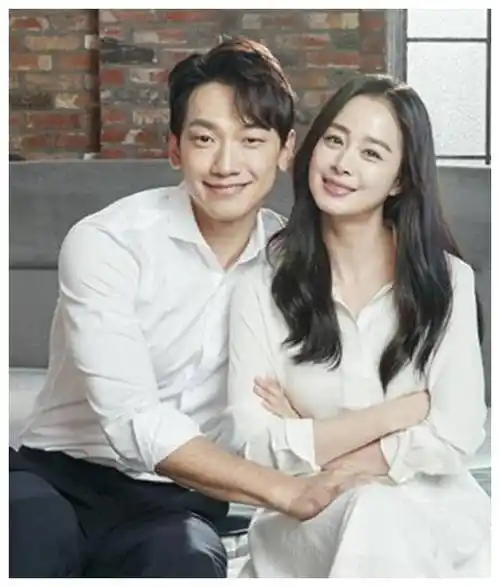 42岁rain日本逛街被偶遇,大长腿不逊于小鲜肉,不见妻子金泰熙_女儿