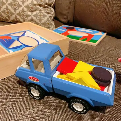 二手汽车七巧板拼图,早教娱乐两不误