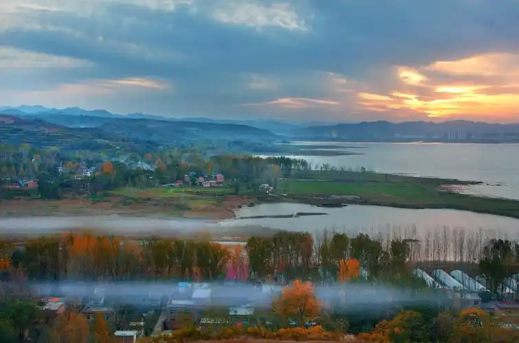 深秋 冯海军摄于河南省洛阳市陆浑水库