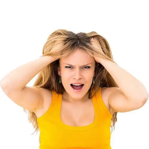 疯狂,女人,鬼脸,拽头发,白色背景,背景_高清图片_全景视觉