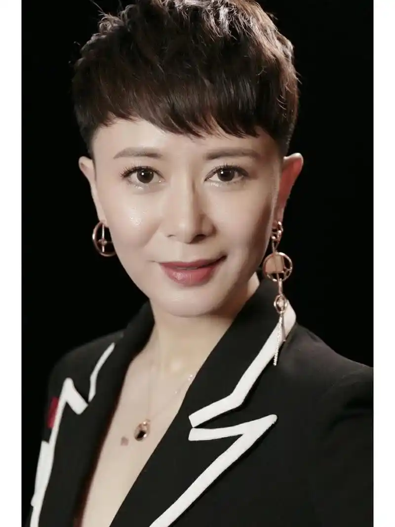 10-30万明星代言推荐·张恒 内地女演员 代表作品:《还珠格格》《红色