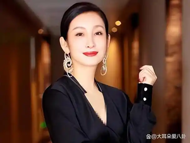 近几个月来,秦海璐因参加综艺节目《花儿与少年》而备受关注.