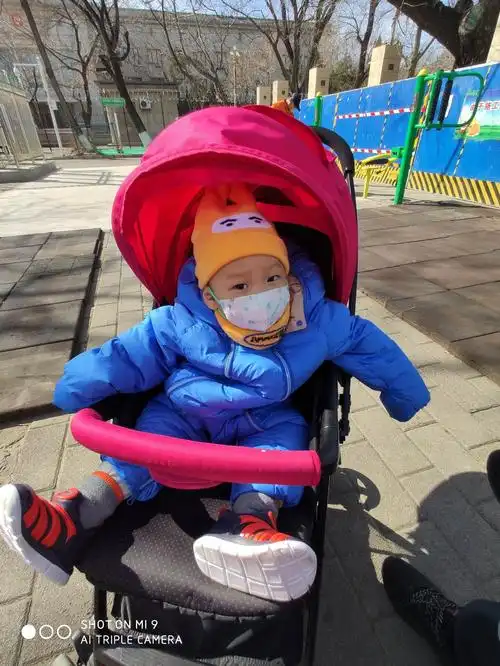 我的一岁一个多月的生活照