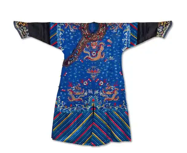 0402清晚期蓝底刺绣龙袍