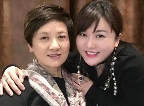 64岁邓婕有一养女,长相甜美像张国立,一份离婚协议让其留有遗憾