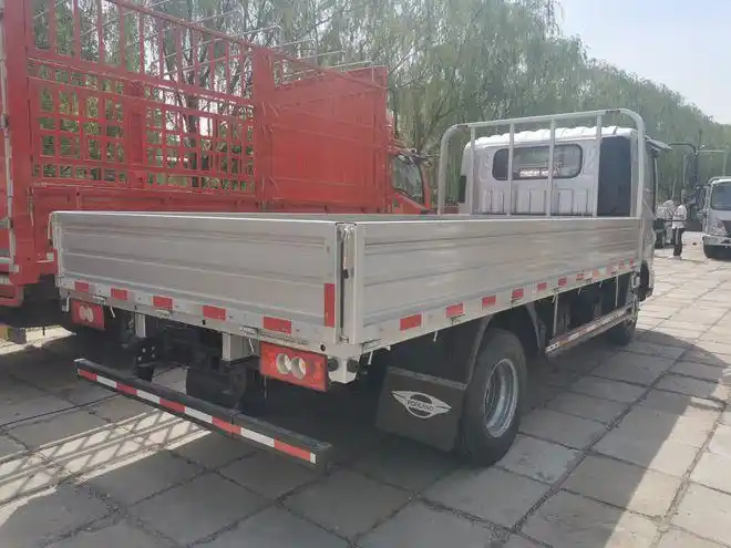 时代领航42米单排箱式货车高栏报价