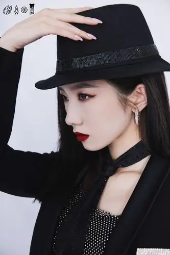 火箭少女101黑白西服酷美写真图片111